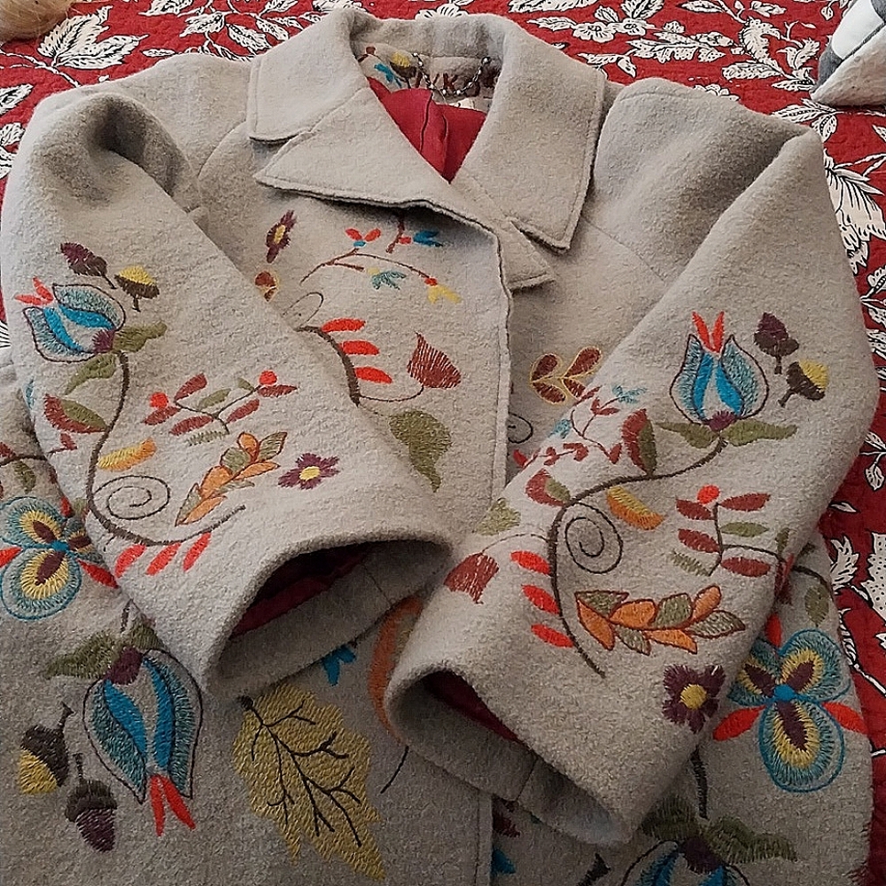 Embroidered Siberian jacket - Picture 8 of 10